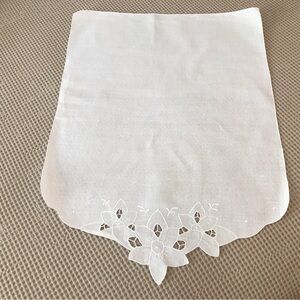 Set of 5 Cotton Floral Cut Out Design Cloth Napkins- Never Used